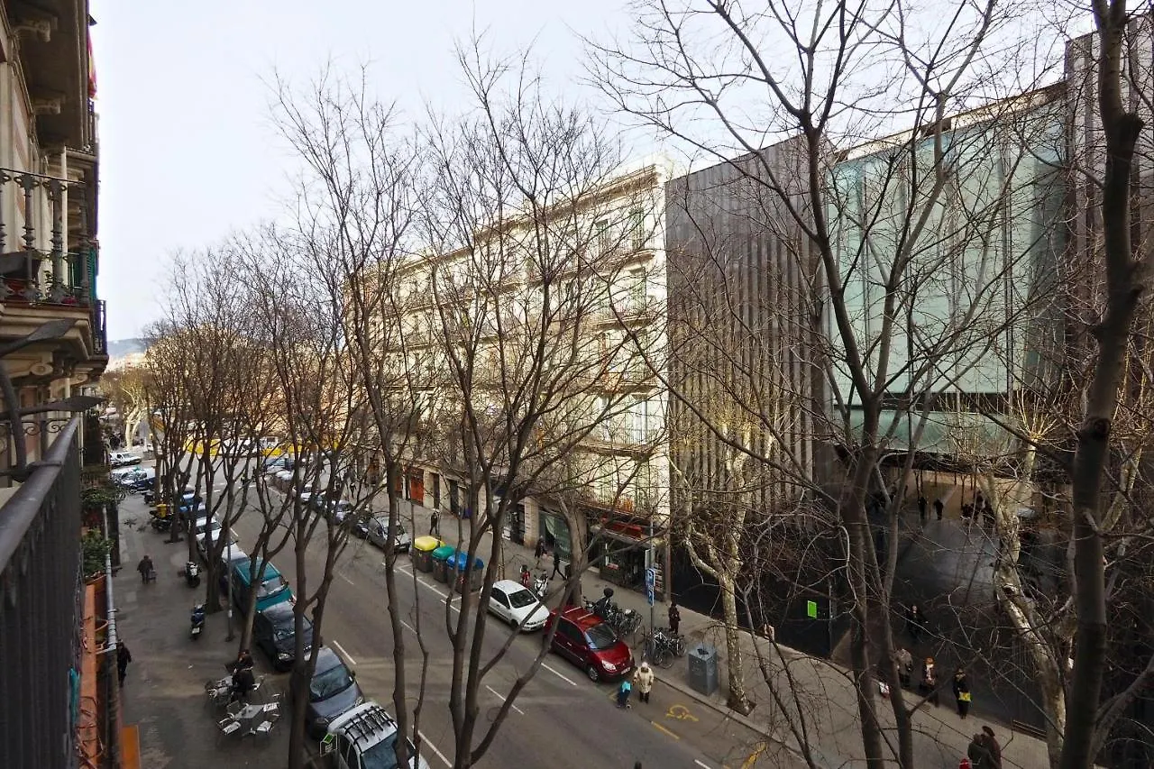 더 화이트 플라츠 산트 안토니 바르셀로나 스페인