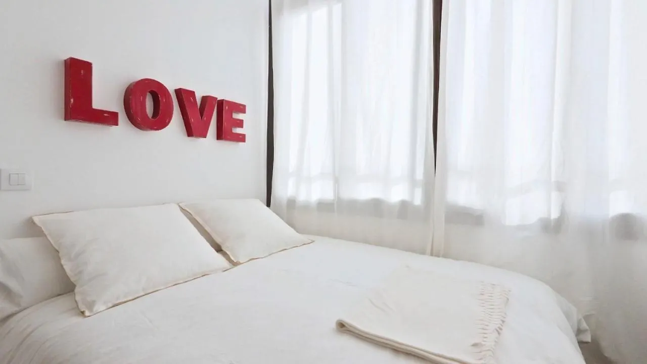 The White Flats Sant Antoni Apartment Barcelona